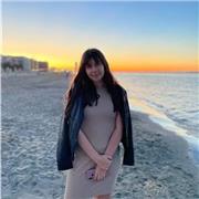 Laureanda in economia da ripetizioni di economia per ragazzi